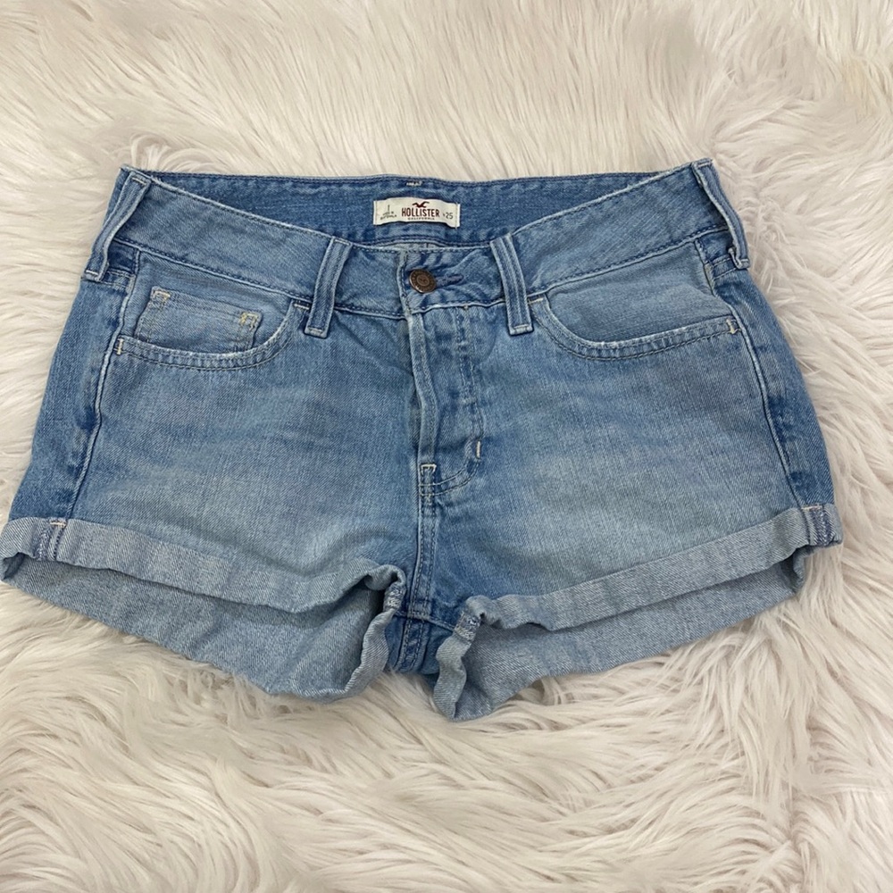 Hollister Short - Picture 1 of 8
